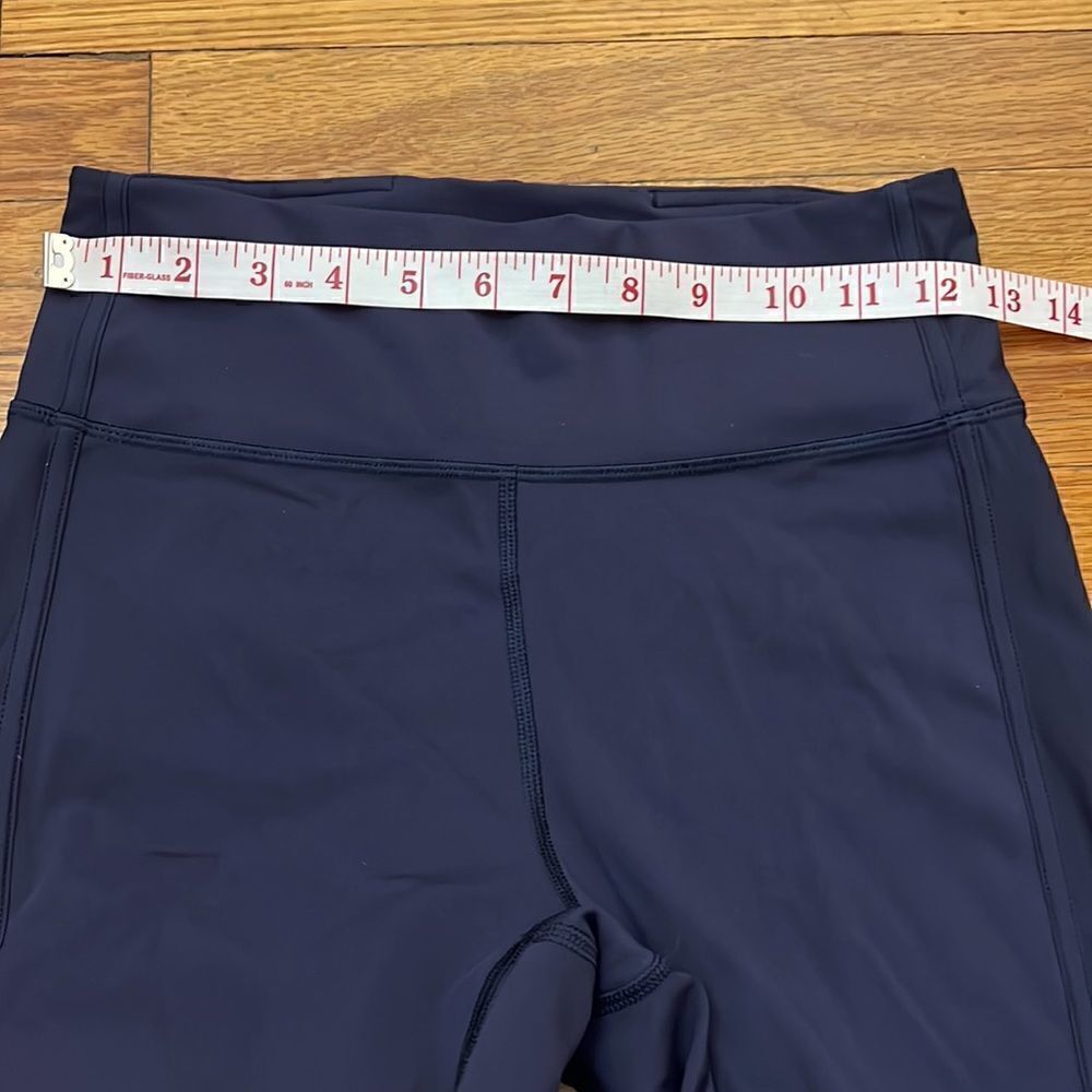 ‎Lululemon black crop legging size 6 - Picture 6 of 8
